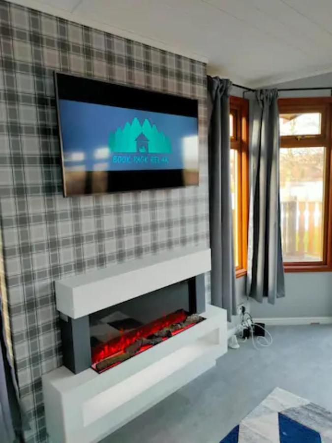 4 Bed Luxury Lodge With Hot Tub Near Lake District Warton  Exteriér fotografie