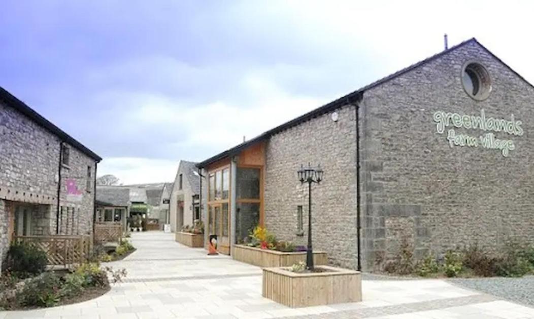 4 Bed Luxury Lodge With Hot Tub Near Lake District Warton  Exteriér fotografie