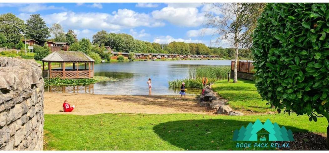 4 Bed Luxury Lodge With Hot Tub Near Lake District Warton  Exteriér fotografie