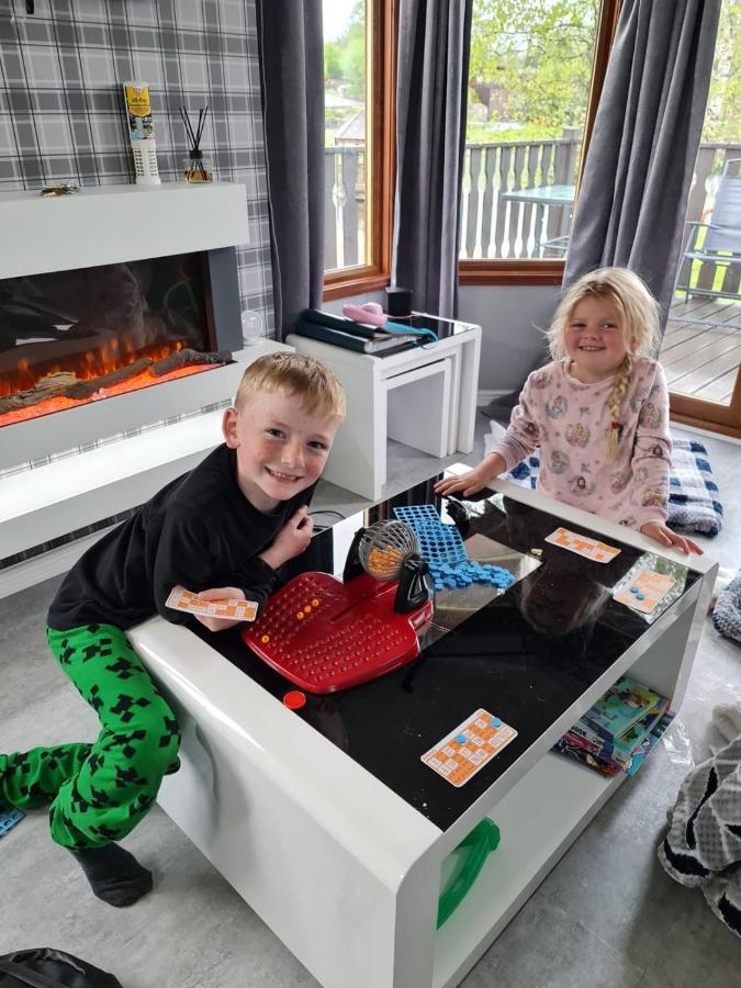 4 Bed Luxury Lodge With Hot Tub Near Lake District Warton  Exteriér fotografie