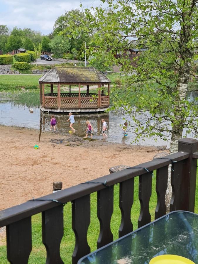 4 Bed Luxury Lodge With Hot Tub Near Lake District Warton  Exteriér fotografie