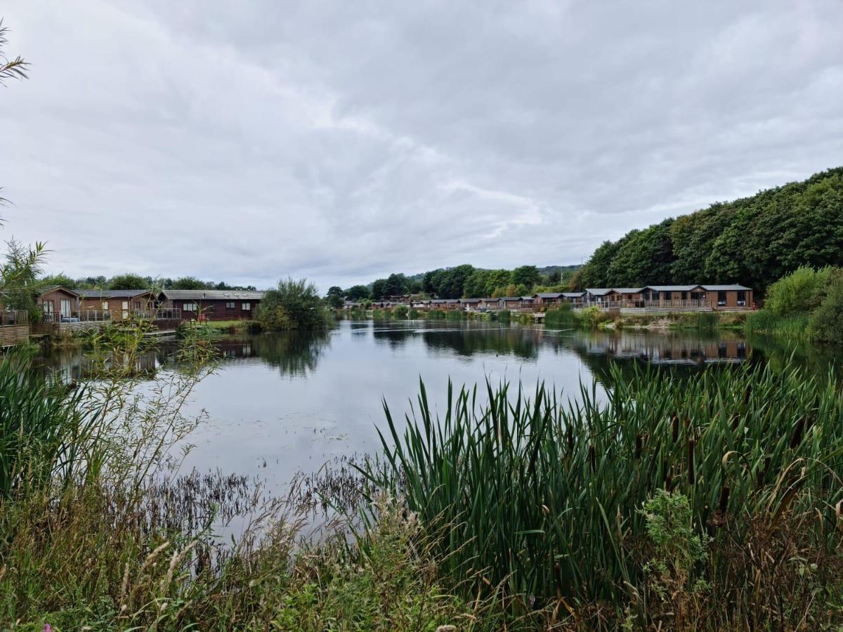 4 Bed Luxury Lodge With Hot Tub Near Lake District Warton  Exteriér fotografie
